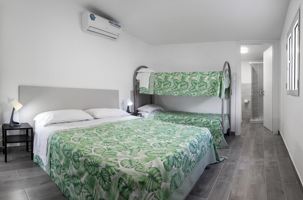 Villaggio Camping Poseidon - Bungalows & Rooms With Sea View In Nature Santa Caterina Dello Ionio Marina Exteriör bild
