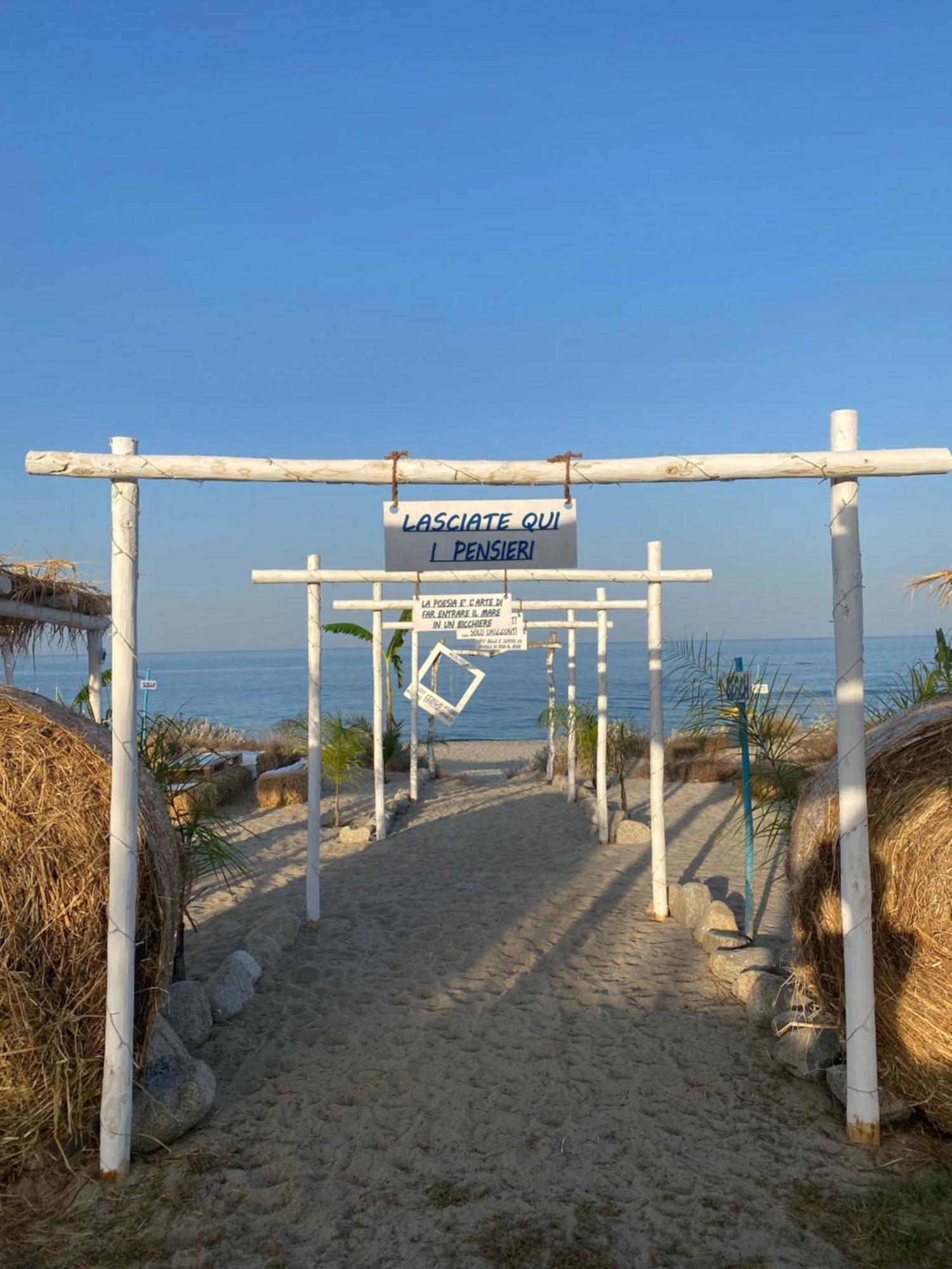 Villaggio Camping Poseidon - Bungalows & Rooms With Sea View In Nature Santa Caterina Dello Ionio Marina Exteriör bild