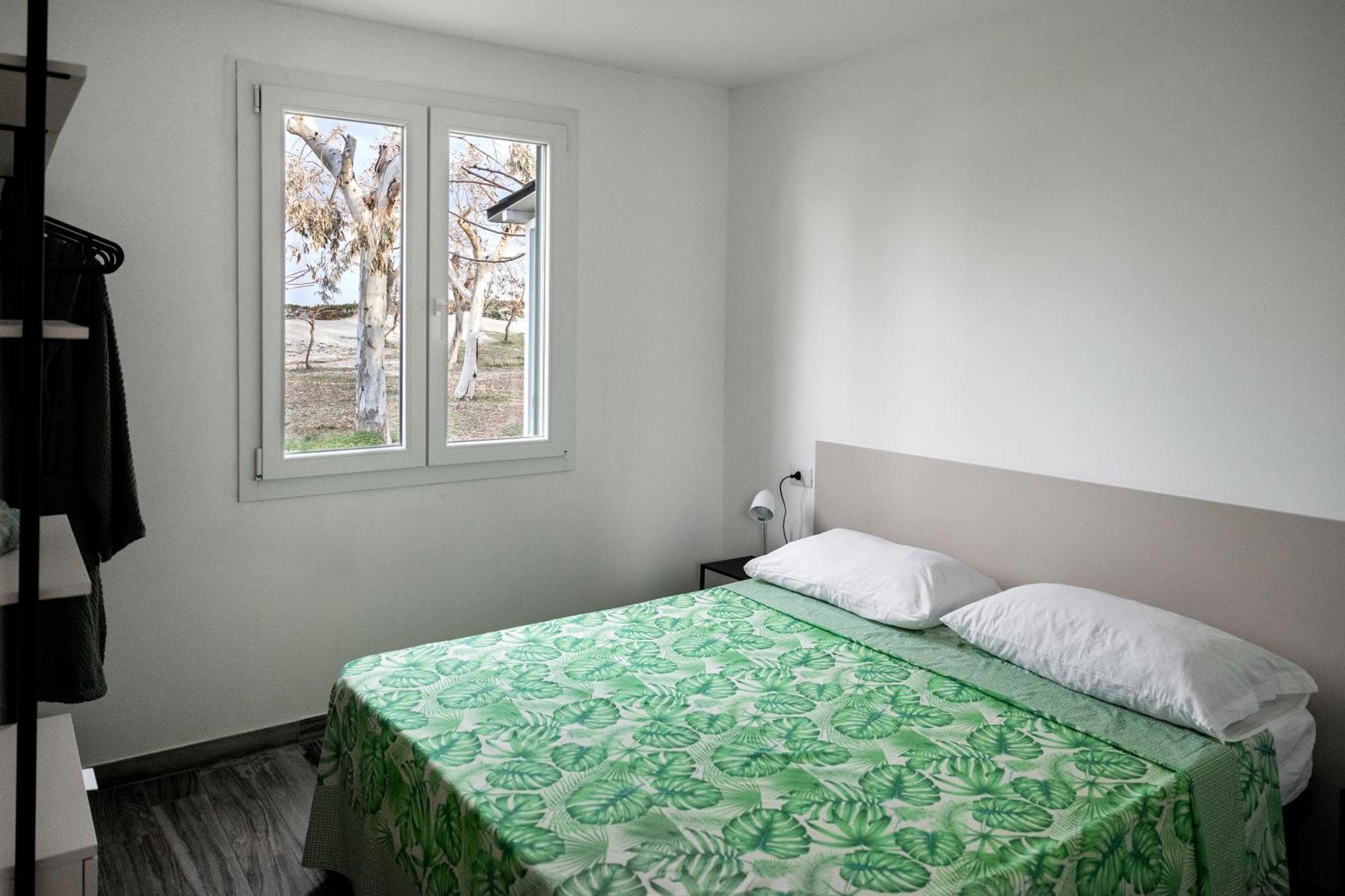 Villaggio Camping Poseidon - Bungalows & Rooms With Sea View In Nature Santa Caterina Dello Ionio Marina Exteriör bild