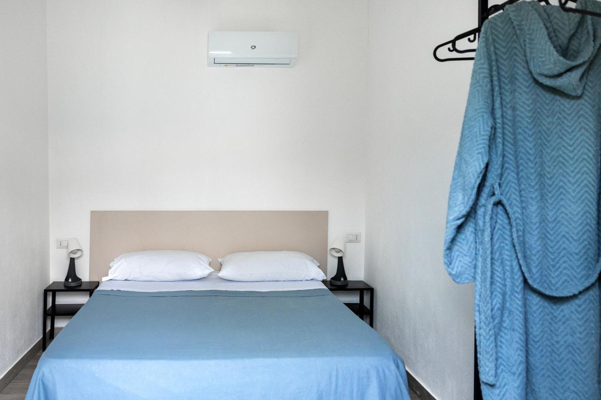 Villaggio Camping Poseidon - Bungalows & Rooms With Sea View In Nature Santa Caterina Dello Ionio Marina Exteriör bild